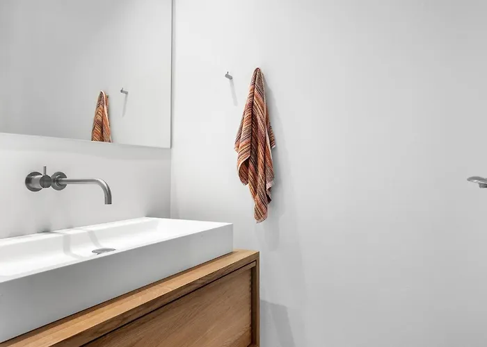 2 Bedroom Gorgeous In *